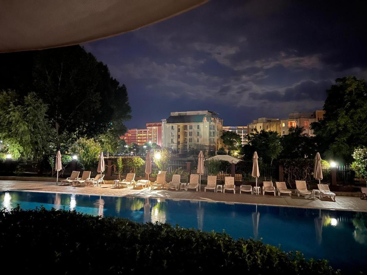 Alex Deluxe Apartments ซันนีบีช ภายนอก รูปภาพ