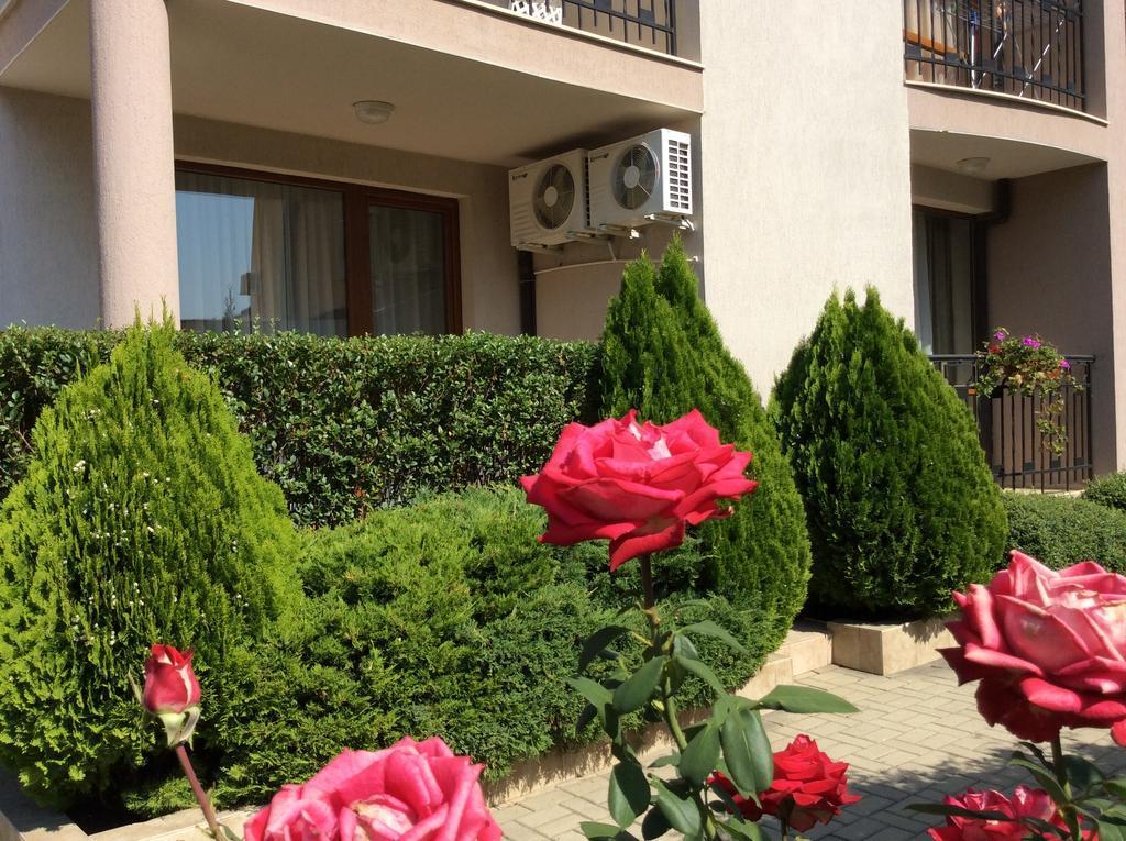 Alex Deluxe Apartments ซันนีบีช ภายนอก รูปภาพ