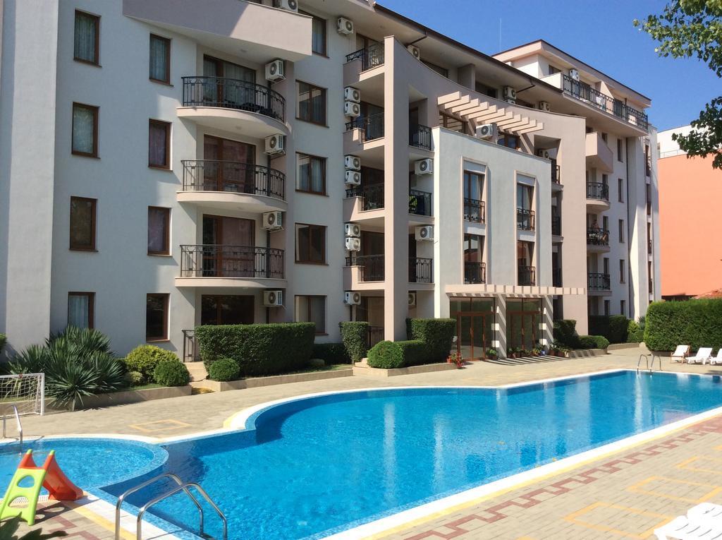 Alex Deluxe Apartments ซันนีบีช ภายนอก รูปภาพ