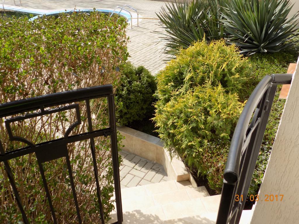 Alex Deluxe Apartments ซันนีบีช ภายนอก รูปภาพ