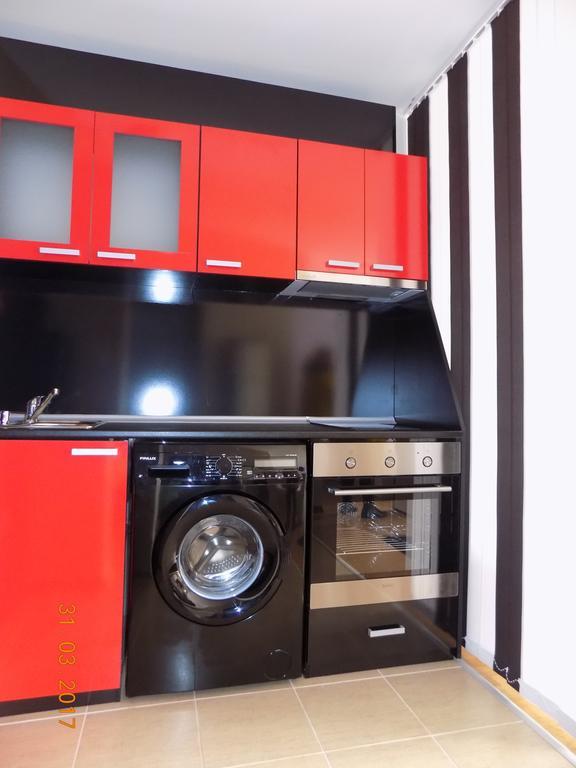 Alex Deluxe Apartments ซันนีบีช ภายนอก รูปภาพ