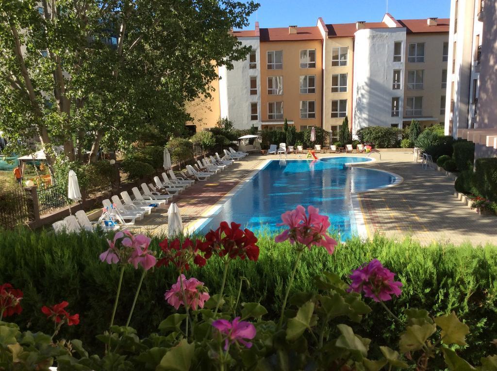 Alex Deluxe Apartments ซันนีบีช ภายนอก รูปภาพ
